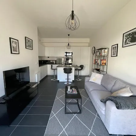 Апартаменты T2 Au Rdc Avec Terrasse A 50 M De La Et Du Centre